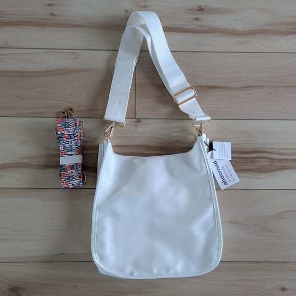 Ahdorned Faux Leather Messenger Crossbody w/ Fashion Strap White floral - Picture 4 of 8